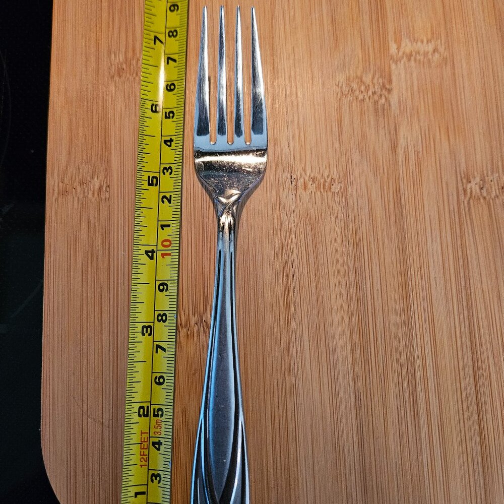 Hampton Silversmith Stainless Silverware: Lace Frosted Fork
